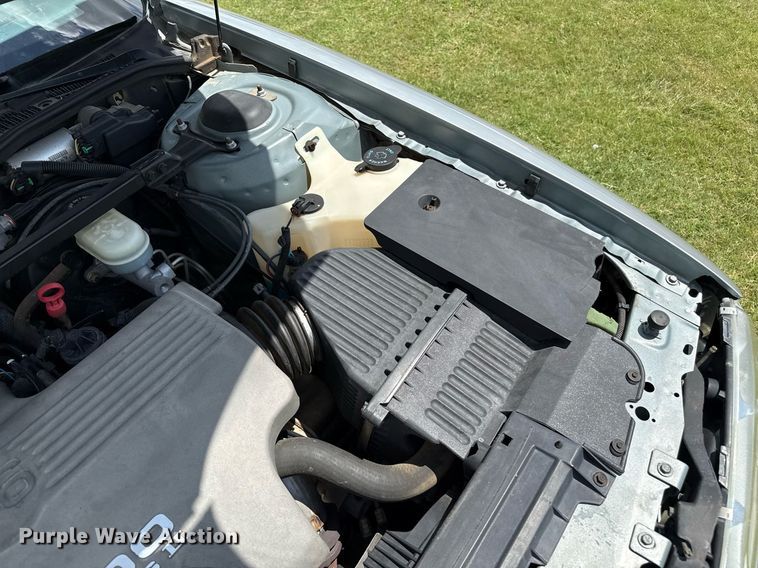 image for item DZ8568 1996 Pontiac Bonneville SE 