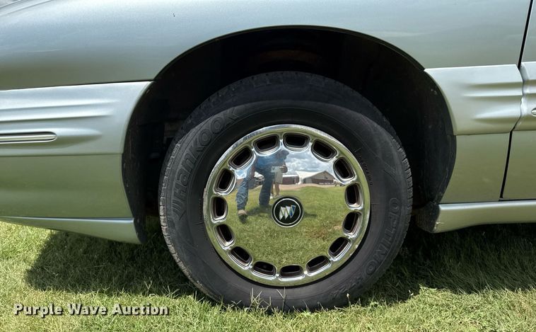 image for item DZ8568 1996 Pontiac Bonneville SE 