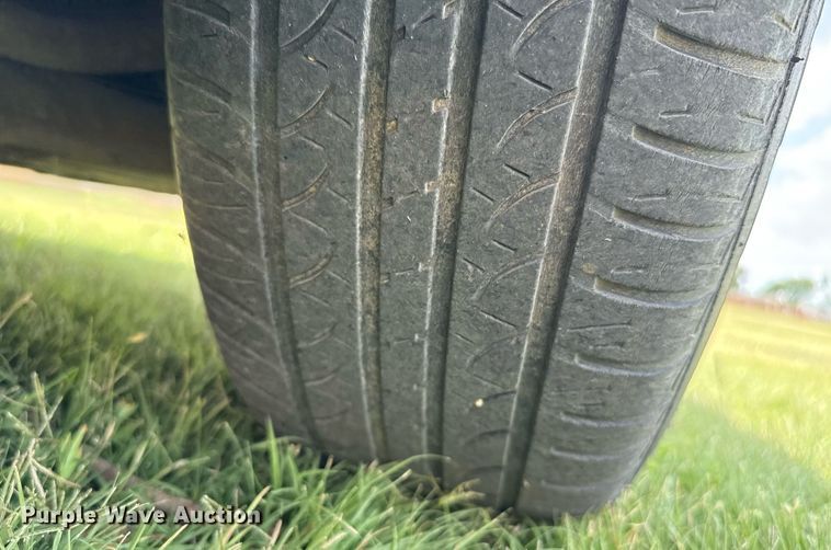 image for item DZ8568 1996 Pontiac Bonneville SE 