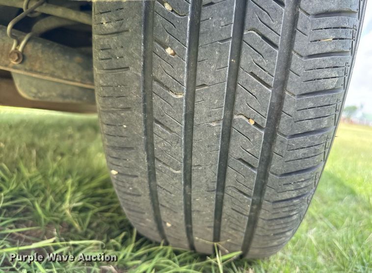 image for item DZ8568 1996 Pontiac Bonneville SE 