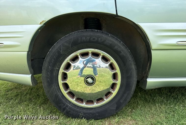 image for item DZ8568 1996 Pontiac Bonneville SE 