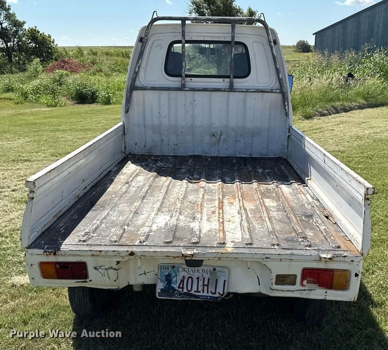 image for item DZ8581 1991 Daihatsu mini truck