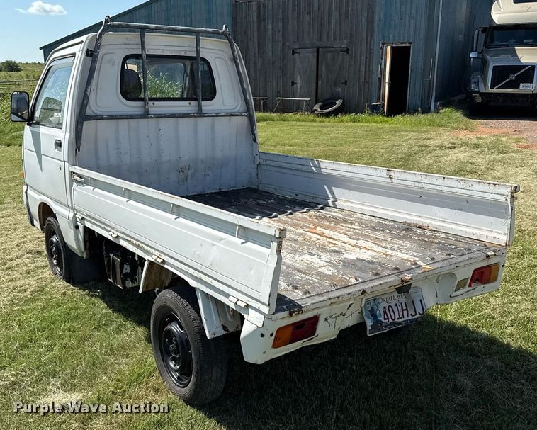 image for item DZ8581 1991 Daihatsu mini truck