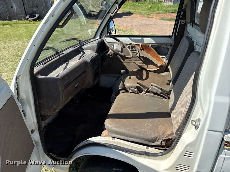 image for item DZ8581 1991 Daihatsu mini truck