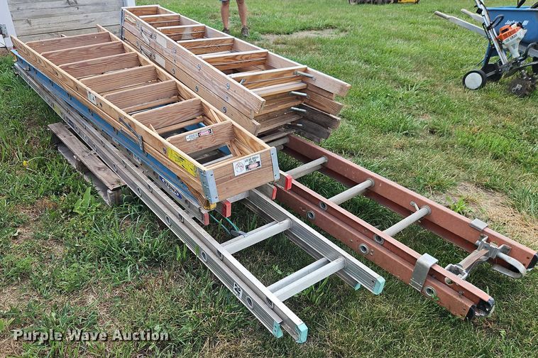 image for item EB8139 Approximately 8 ladders