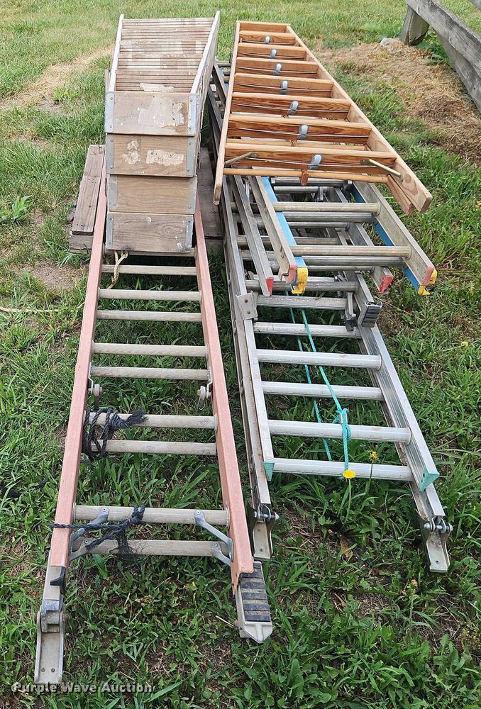 image for item EB8139 Approximately 8 ladders