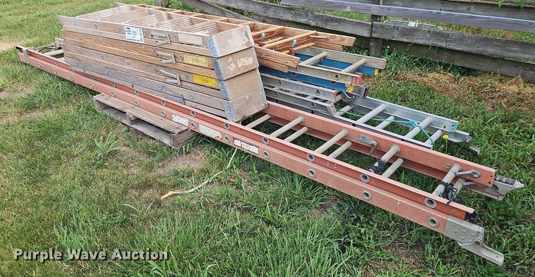 image for item EB8139 Approximately 8 ladders