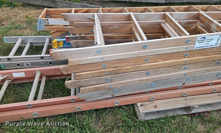 image for item EB8139 Approximately 8 ladders