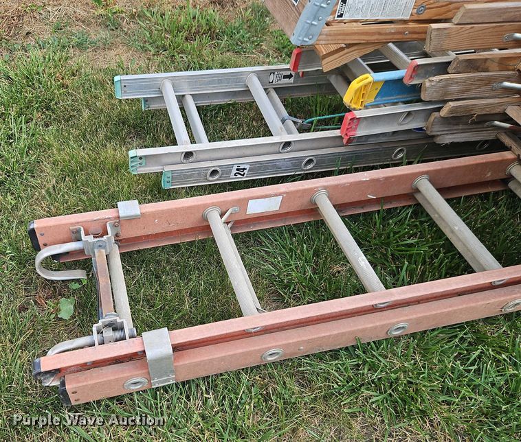 image for item EB8139 Approximately 8 ladders