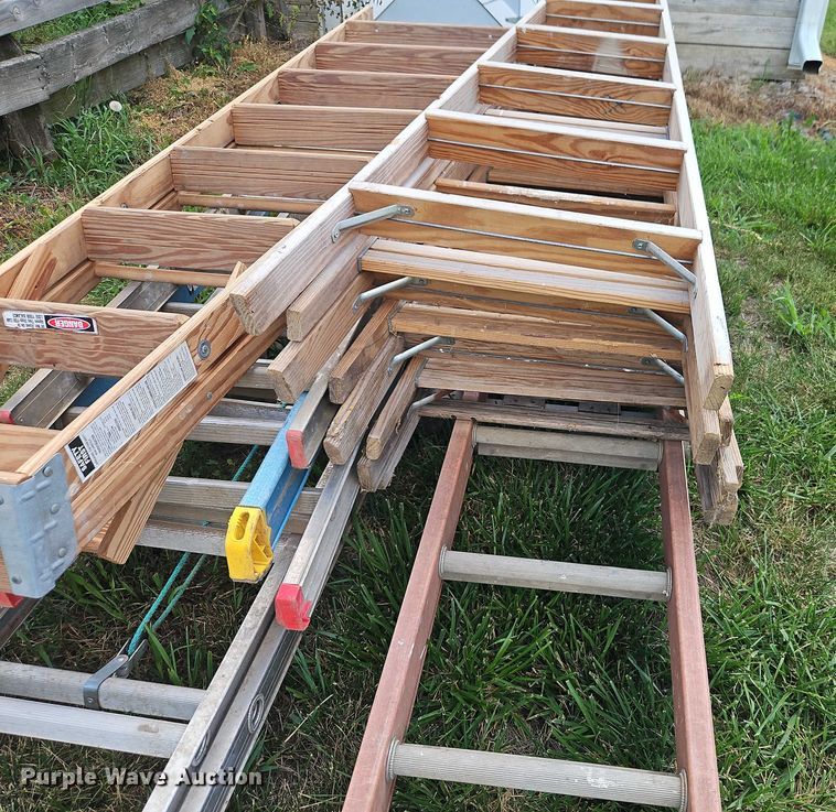 image for item EB8139 Approximately 8 ladders