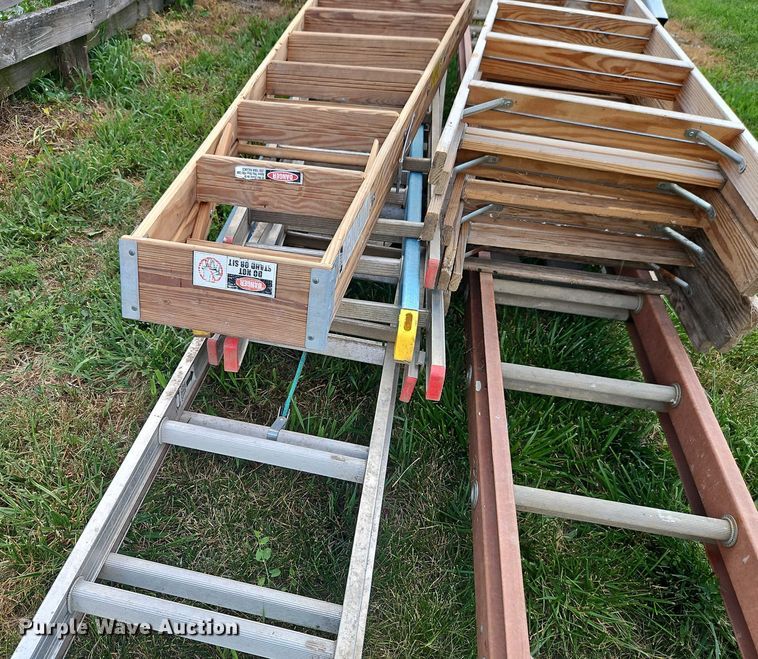 image for item EB8139 Approximately 8 ladders