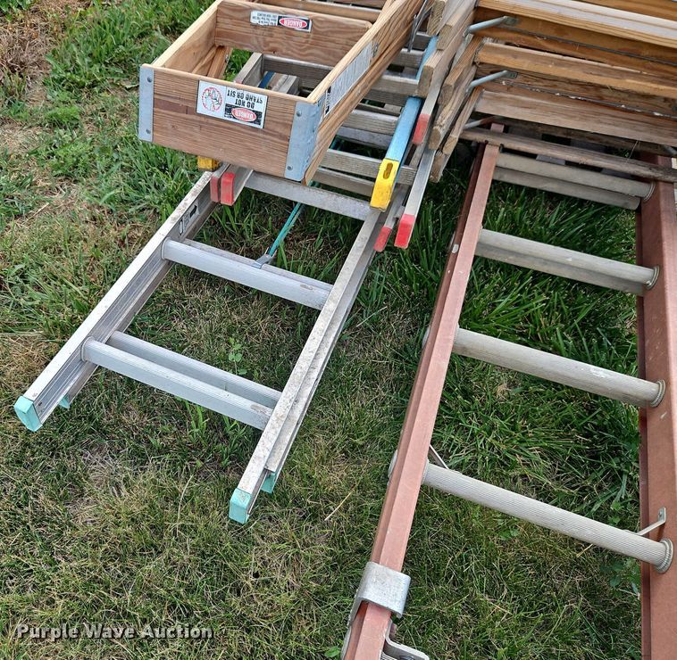 image for item EB8139 Approximately 8 ladders