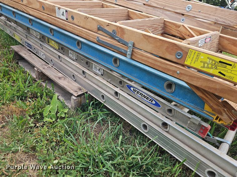 image for item EB8139 Approximately 8 ladders