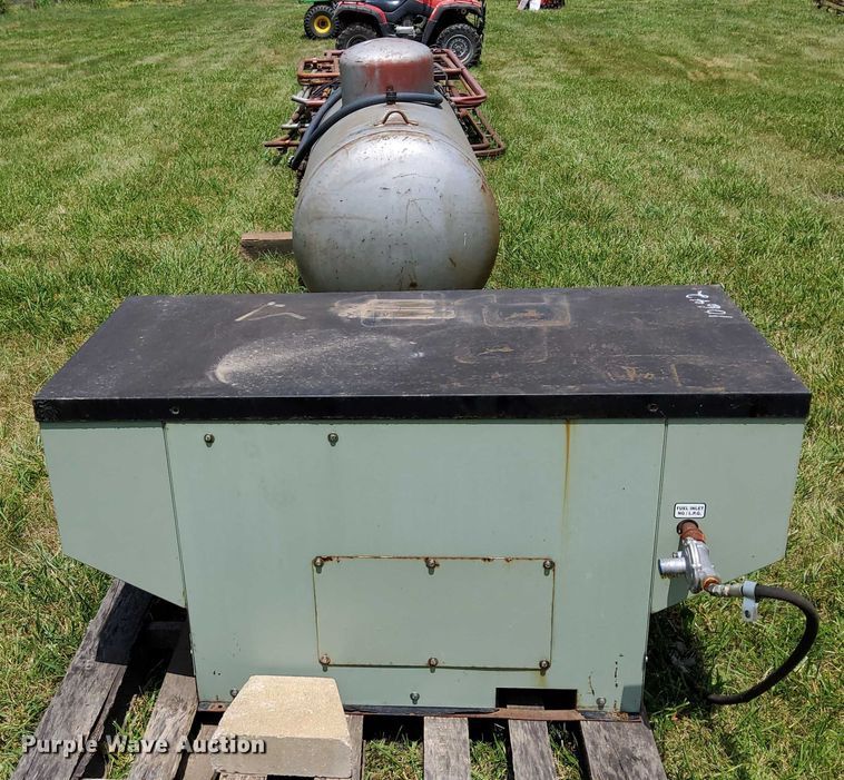 image for item EB8140 Magnum MG12Q generator