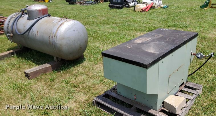 image for item EB8140 Magnum MG12Q generator