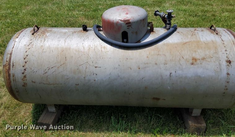 image for item EB8140 Magnum MG12Q generator