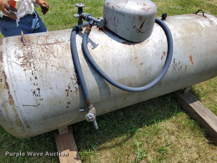 image for item EB8140 Magnum MG12Q generator