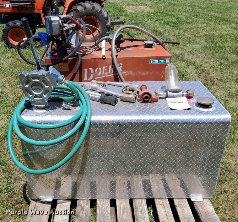 image for item EB8141 (2) fuel tanks