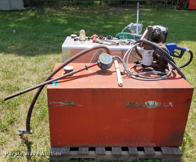 image for item EB8141 (2) fuel tanks