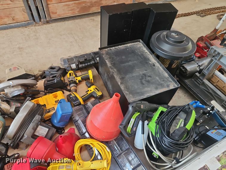 image for item EB8142 Tools