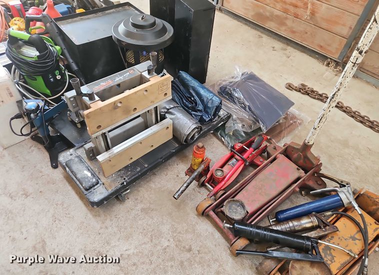 image for item EB8142 Tools