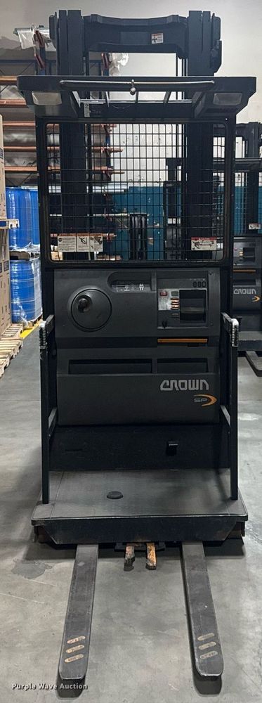 image for item EC3679 2016 Crown SP3520-30 order picker