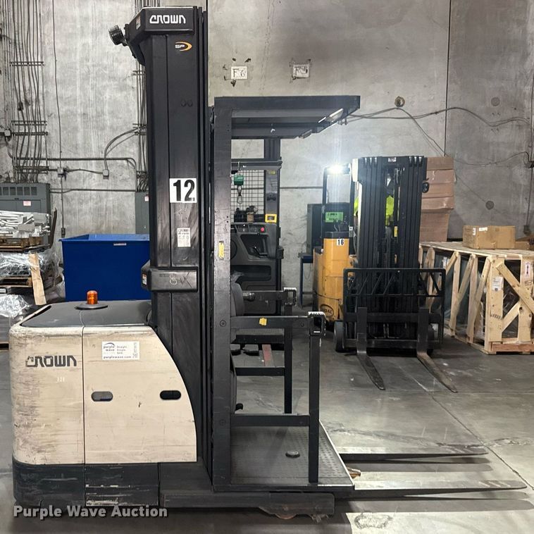 image for item EC3679 2016 Crown SP3520-30 order picker