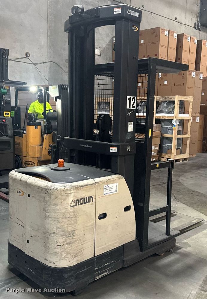 image for item EC3679 2016 Crown SP3520-30 order picker