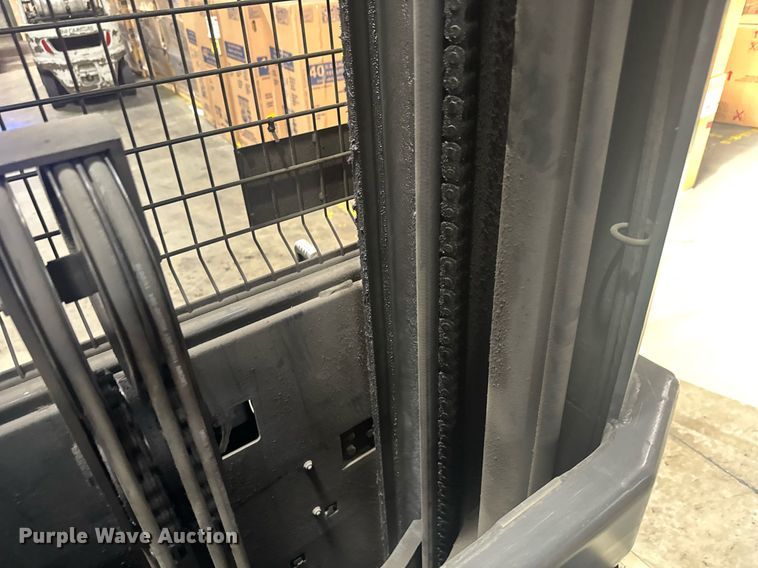 image for item EC3679 2016 Crown SP3520-30 order picker