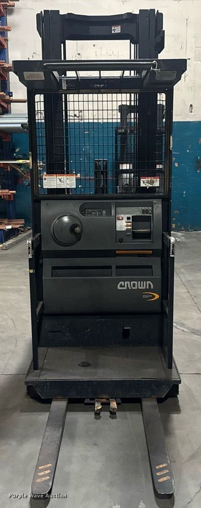 image for item EC3681 Crown SP 3500 order picker