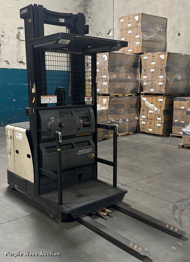 image for item EC3681 Crown SP 3500 order picker