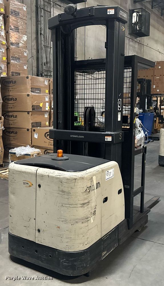 image for item EC3681 Crown SP 3500 order picker