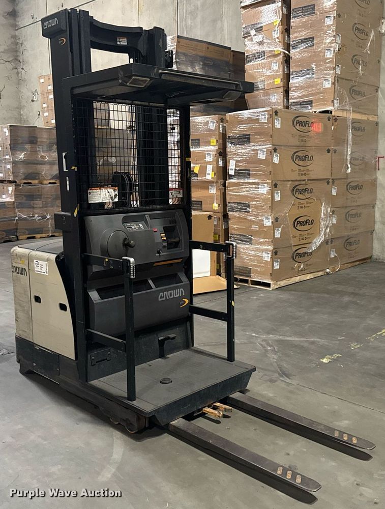 image for item EC3682 Crown SP 3500 order picker