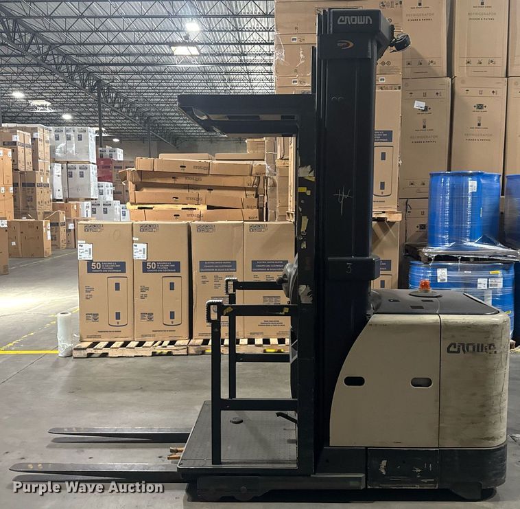 image for item EC3682 Crown SP 3500 order picker