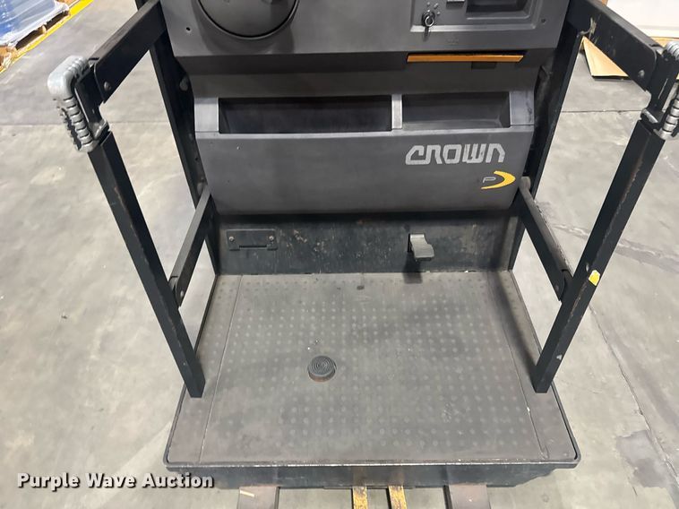 image for item EC3682 Crown SP 3500 order picker