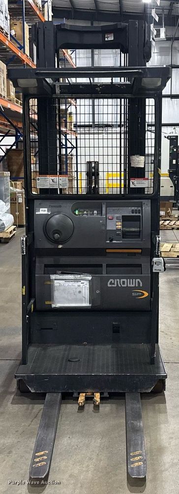 image for item EC3689 2016 Crown SP3520-30 order picker