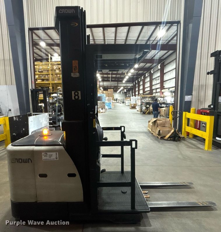 image for item EC3689 2016 Crown SP3520-30 order picker