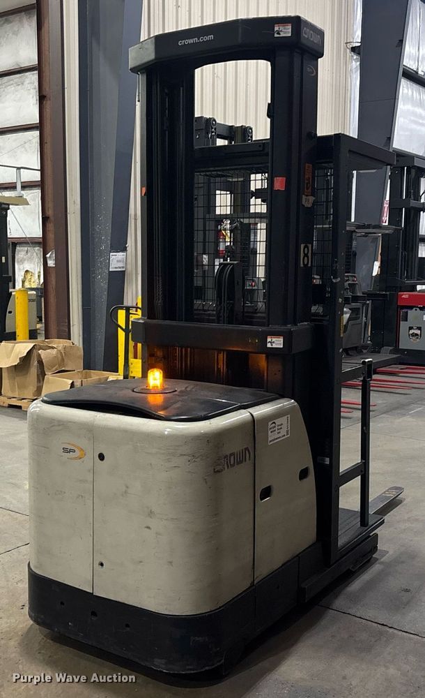 image for item EC3689 2016 Crown SP3520-30 order picker