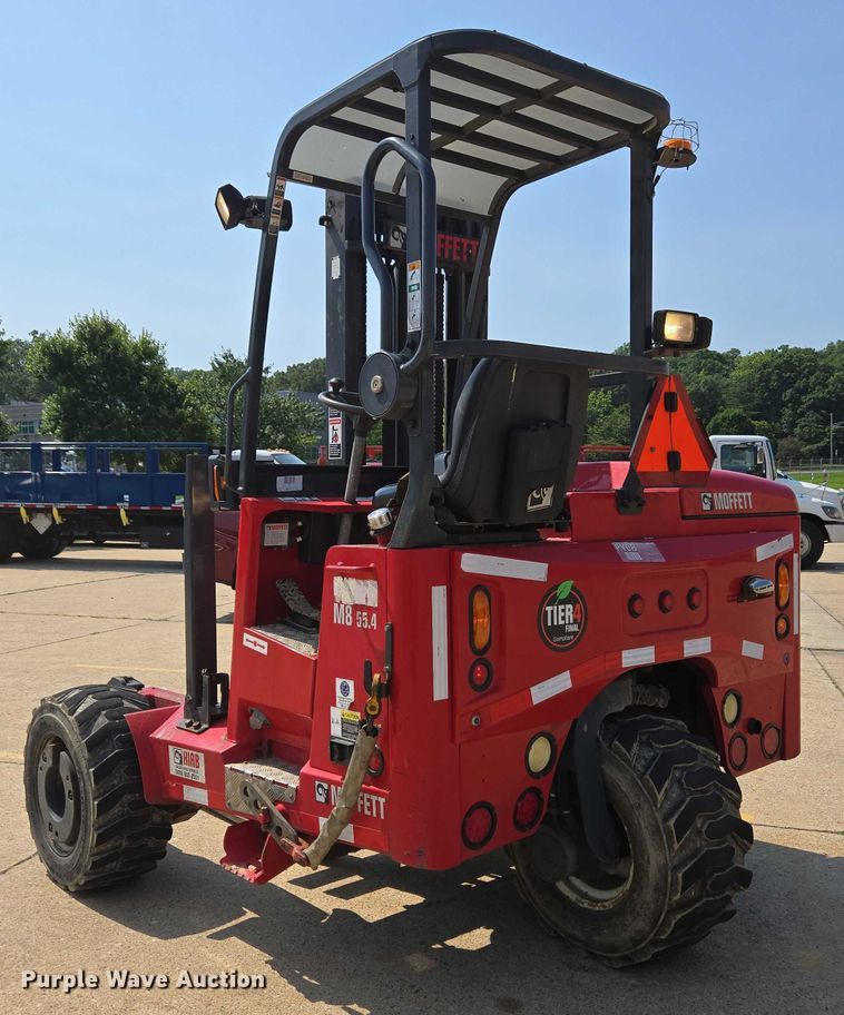 image for item EC4284 Moffett M8 55.4 forklift