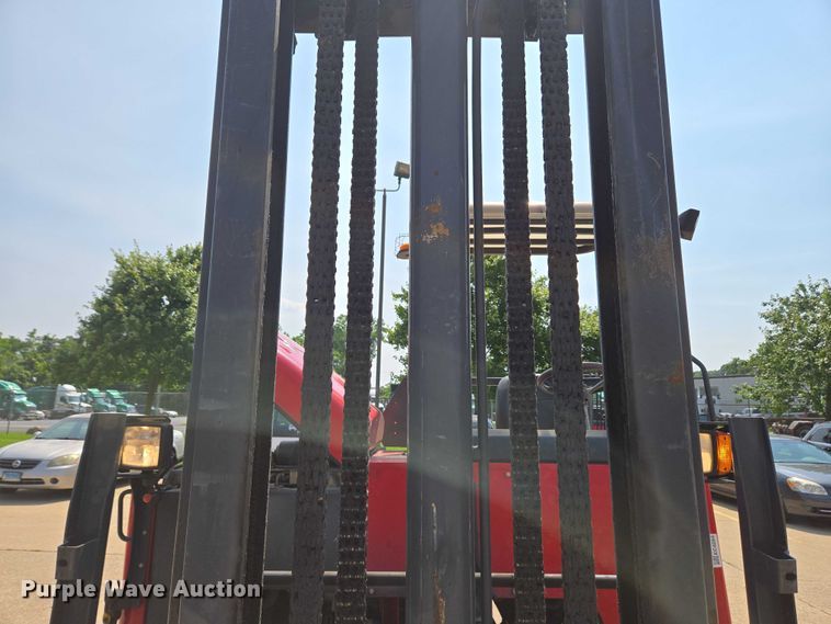 image for item EC4284 Moffett M8 55.4 forklift