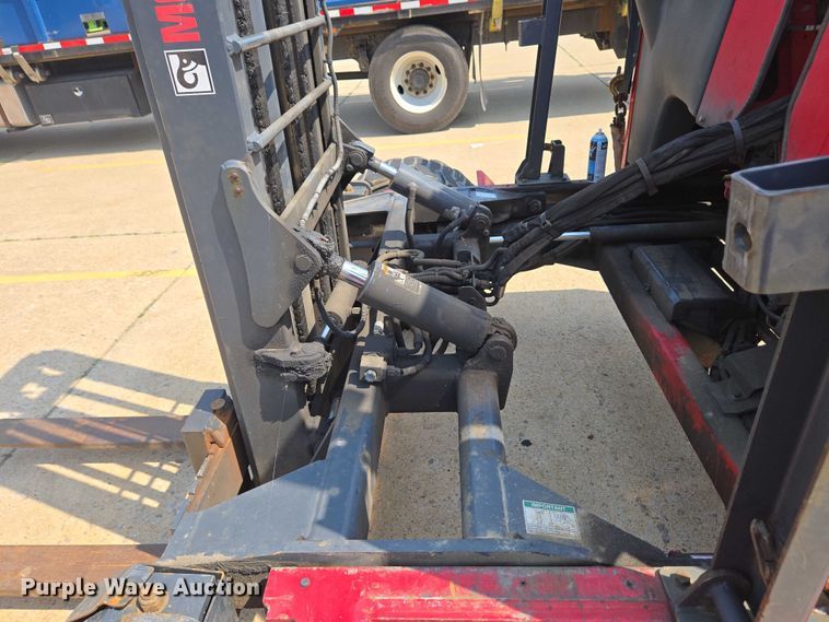 image for item EC4284 Moffett M8 55.4 forklift