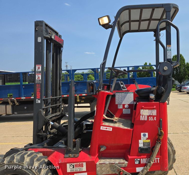 image for item EC4284 Moffett M8 55.4 forklift