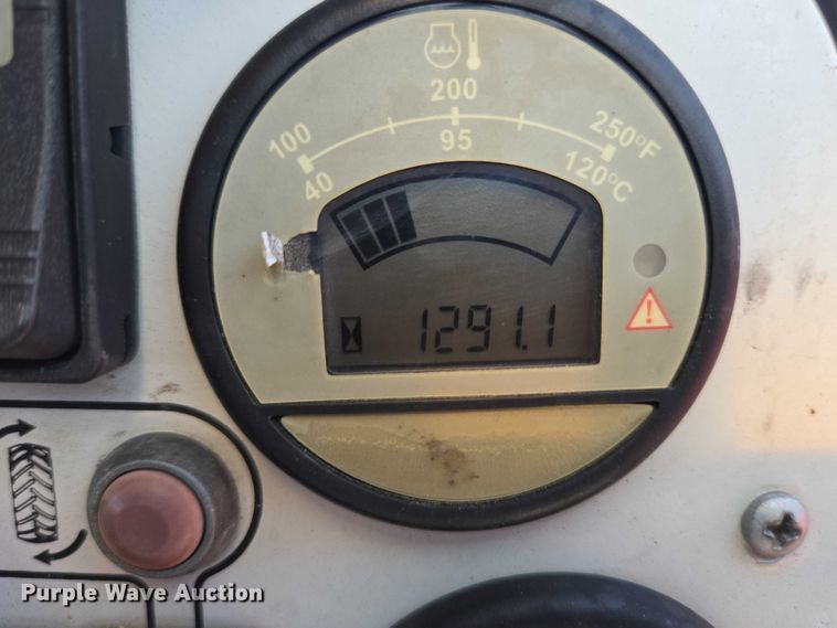 image for item EC4284 Moffett M8 55.4 forklift