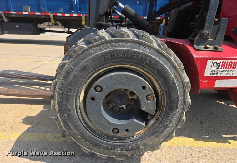 image for item EC4284 Moffett M8 55.4 forklift