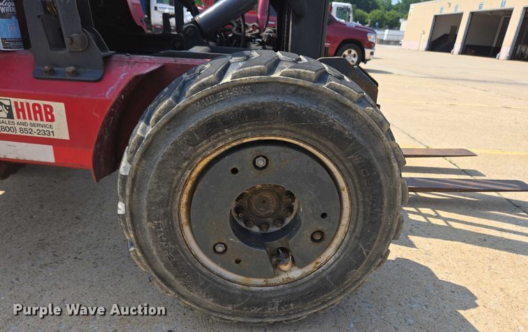 image for item EC4284 Moffett M8 55.4 forklift