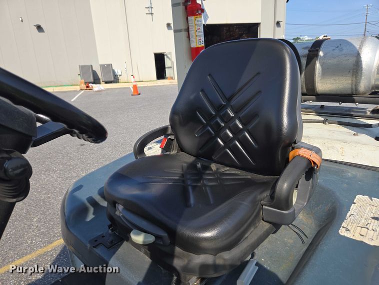 image for item EC4285 2015 UniCarriers PF80YLP forklift