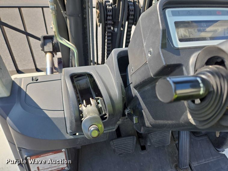 image for item EC4285 2015 UniCarriers PF80YLP forklift