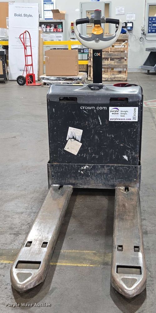 image for item EC4295 2017 Crown WP3035-45 pallet jack