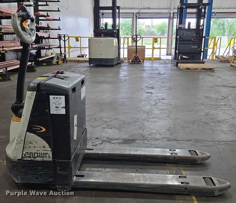 image for item EC4295 2017 Crown WP3035-45 pallet jack