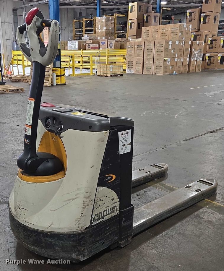 image for item EC4295 2017 Crown WP3035-45 pallet jack